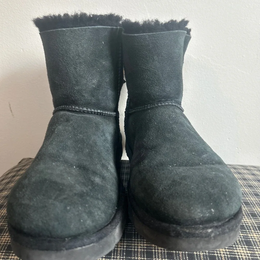 UGG Mini Bailey Bow II Boots Womens 9 Black‎ Suede Shearling Ankle